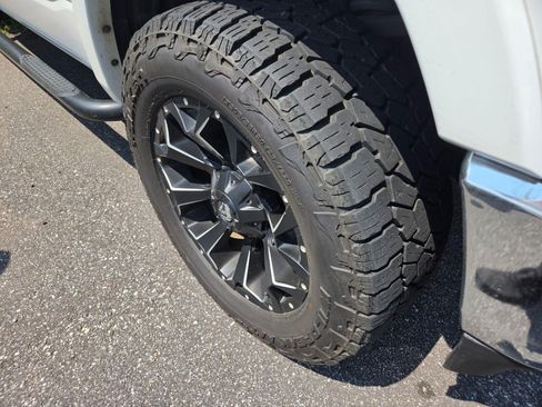 Used 2020 RAM 1500 Laramie AWD/4WD image 4