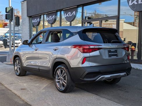 Certified 2023 Kia Seltos LX image 9