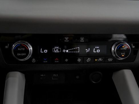 Used 2023 Mitsubishi Outlander SEL Black Edition image 30