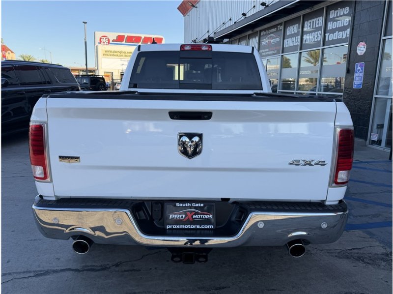 Used 2018 RAM 1500 Laramie w/ Convenience Group AWD/4WD image 5