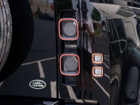 Used 2023 Land Rover Defender 110 X AWD/4WD image 14