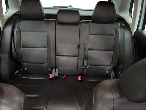 Used 2016 Volkswagen Tiguan SE image 35