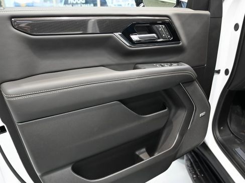 New 2026 GMC Yukon XL Elevation image 25