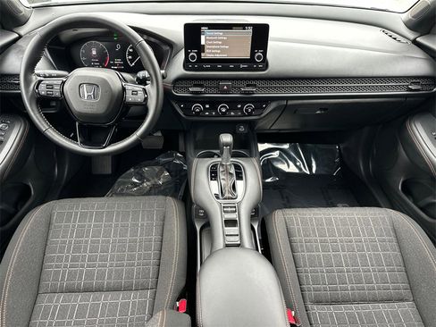 Used 2025 Honda HR-V Sport image 15