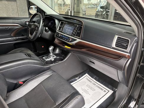 Used 2014 Toyota Highlander Limited image 34