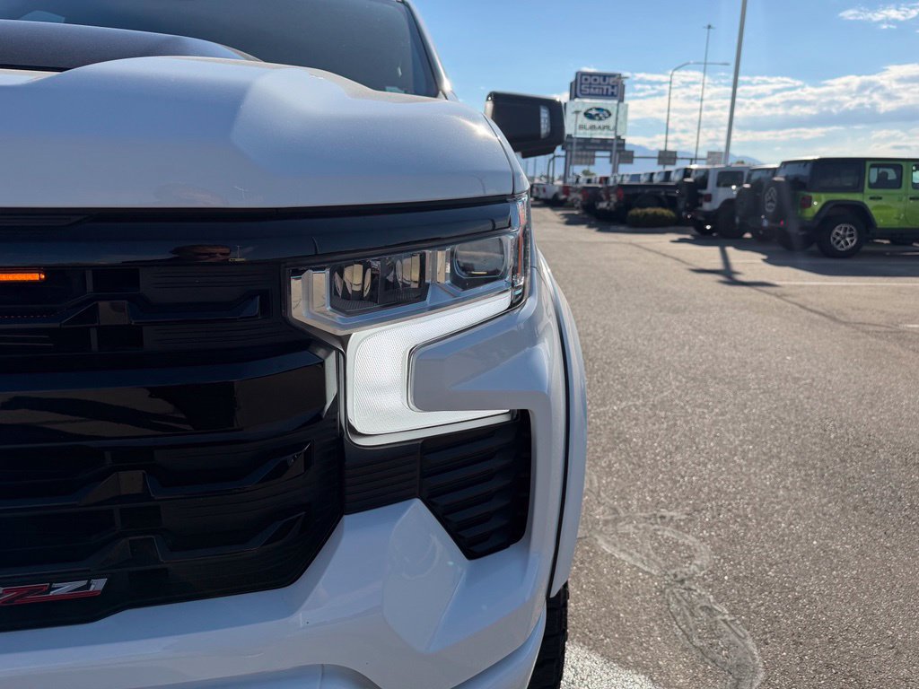 Used 2024 Chevrolet Silverado 1500 LT Trail Boss w/ LT Trail Boss Premium Package AWD/4WD image 8