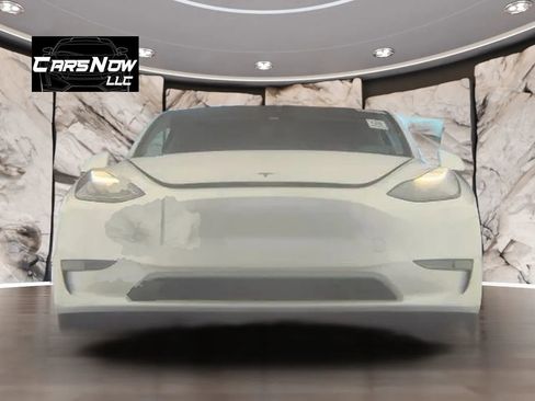 Used 2024 Tesla Model Y Long Range RWD image 3