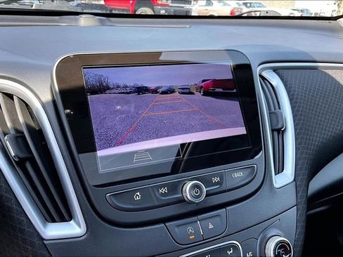 Used 2024 Chevrolet Malibu LT image 14