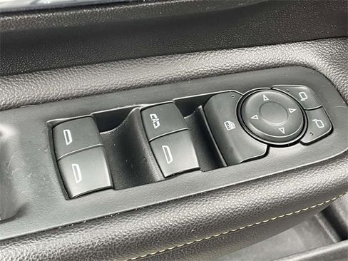 Used 2021 GMC Terrain SLT w/ Elevation Edition image 28