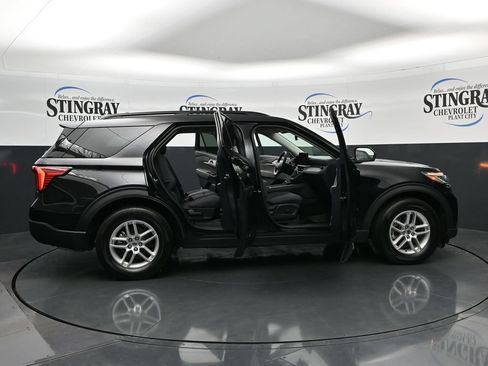 Used 2025 Ford Explorer Active RWD image 45
