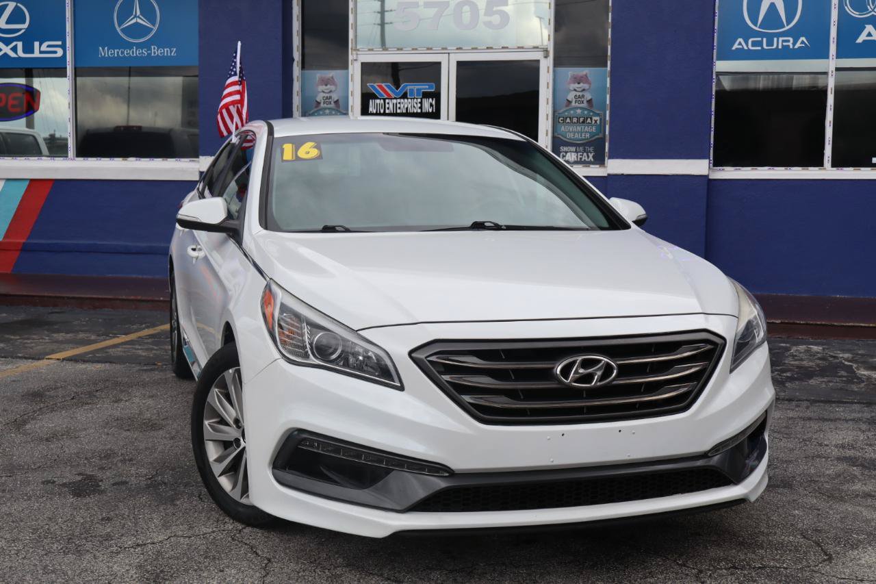Used 2016 Hyundai Sonata Sport FWD image 2