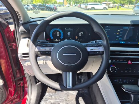 Used 2025 Hyundai Tucson SEL AWD/4WD image 18