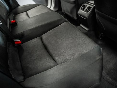 Used 2018 Honda Accord EX image 31