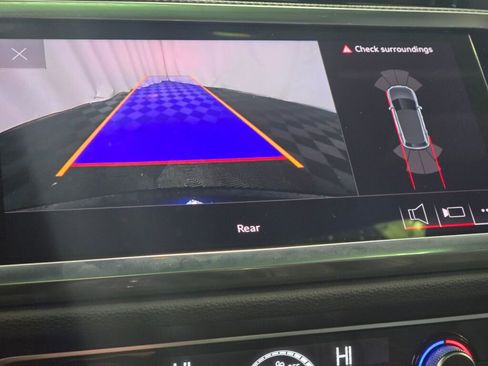 Used 2024 Audi Q3 2.0T Premium w/ Convenience Package image 44