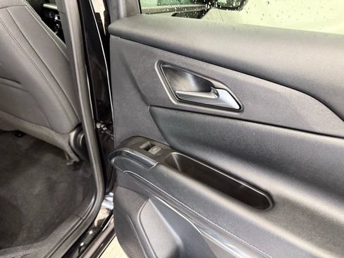 Used 2024 Chevrolet Traverse LS FWD image 32