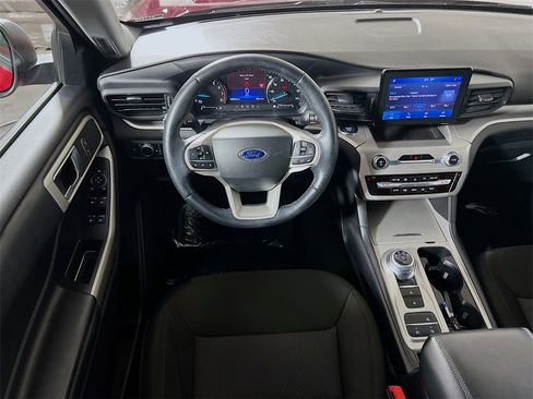 Used 2022 Ford Explorer XLT image 20