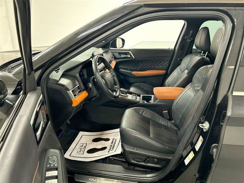 Used 2023 Mitsubishi Outlander SEL 40th Anniversary image 9