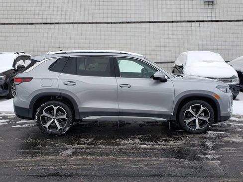 New 2026 Volkswagen Tiguan SE FWD image 2