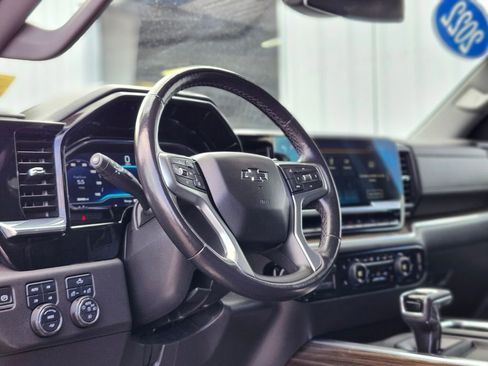 Used 2022 Chevrolet Silverado 1500 LT Trail Boss w/ Convenience Package II image 17