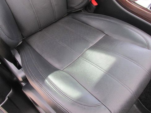 Used 2016 Land Rover Range Rover HSE image 42