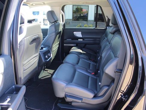 Used 2025 Ford Expedition Max Active AWD/4WD image 9