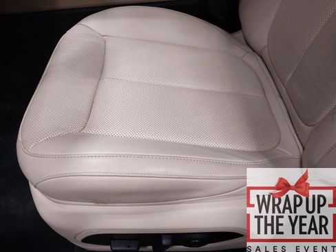 Used 2023 Jeep Grand Cherokee Limited w/ Luxury Tech Group II image 3