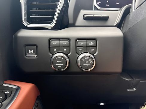 New 2026 GMC Sierra 2500 Denali Ultimate AWD/4WD image 20