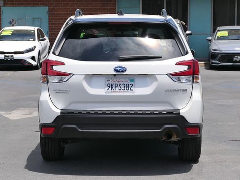 Used 2024 Subaru Forester Premium AWD/4WD image 5