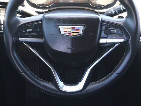 Used 2024 Cadillac XT6 Luxury FWD image 14