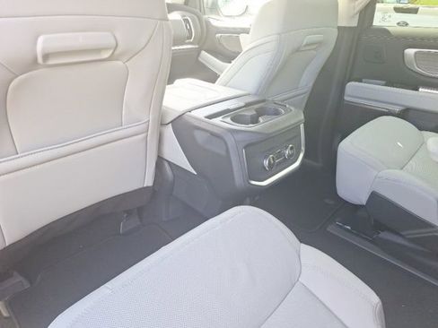 New 2025 Ford Expedition Platinum w/ Driver's Package image 19