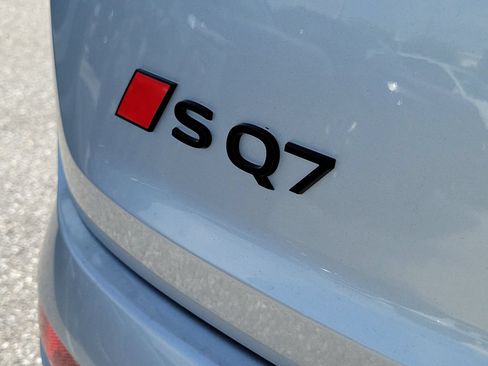 New 2026 Audi SQ7 Prestige AWD/4WD image 5