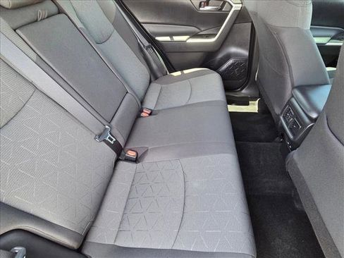 Certified 2022 Toyota RAV4 XLE w/ Carpet Mat Package (TMS) FWD image 18
