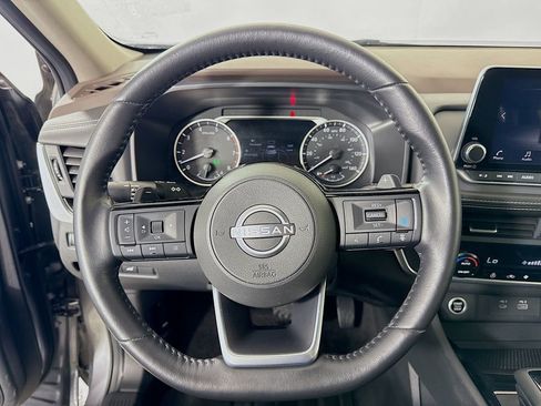 Used 2023 Nissan Rogue SV w/ SV Premium B Package image 12