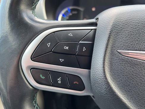 Certified 2018 Chrysler Pacifica Touring-L image 20