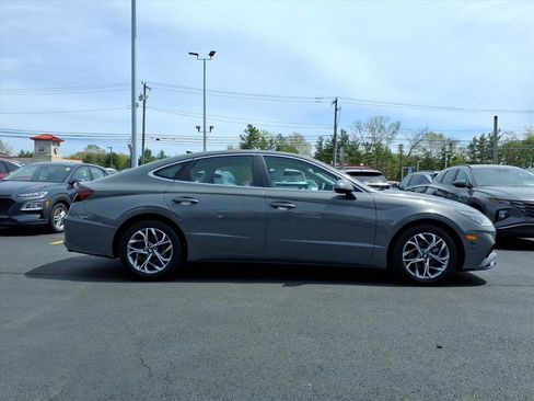 Used 2023 Hyundai Sonata SEL w/ Preferred Accessory Package FWD image 4