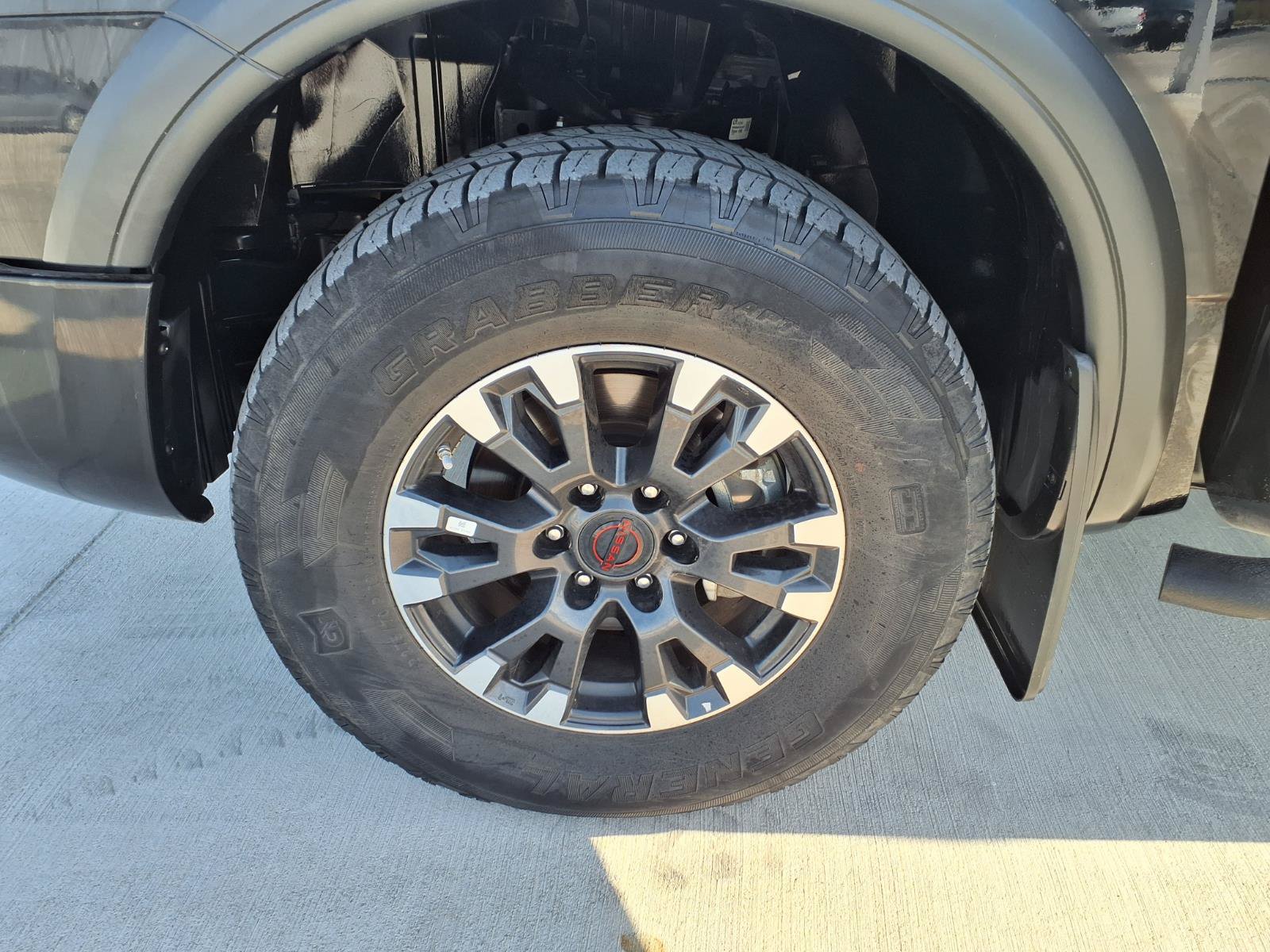 Used 2023 Nissan Titan PRO-4X w/ Pro-4x Convenience Package AWD/4WD image 27