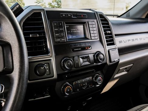 Used 2018 Ford F250 XLT AWD/4WD image 19