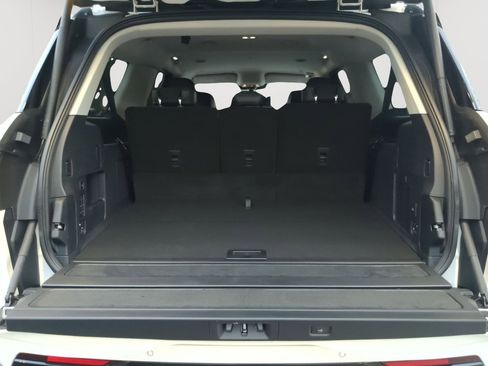 New 2026 Lincoln Navigator L Premier AWD/4WD image 22
