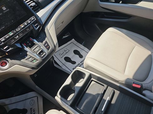 Used 2023 Honda Odyssey EX-L image 27