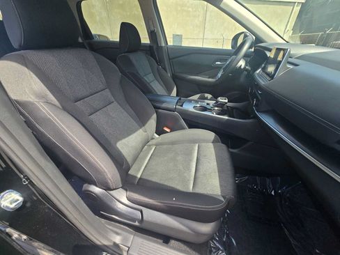 Used 2024 Nissan Rogue SV FWD image 10