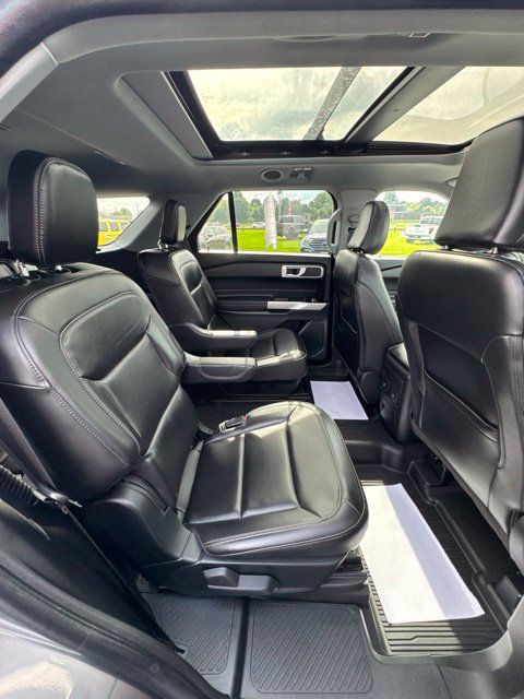 Used 2023 Ford Explorer XLT w/ Equipment Group 202A AWD/4WD image 22