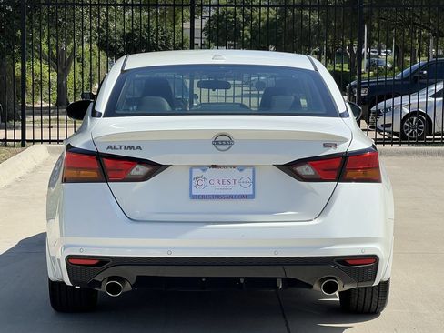 Used 2024 Nissan Altima 2.5 SR FWD image 4