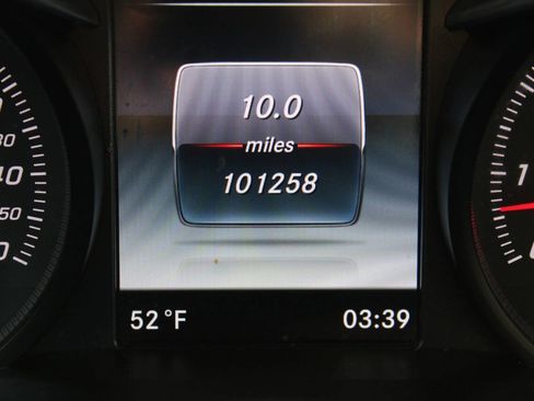 Used 2018 Mercedes-Benz C 300 4MATIC Sedan image 42