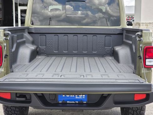 New 2026 Jeep Gladiator Sport AWD/4WD image 8