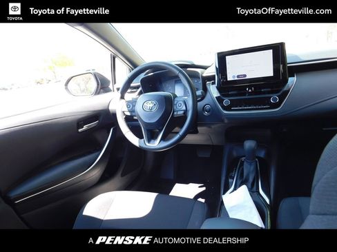 Used 2025 Toyota Corolla SE image 6