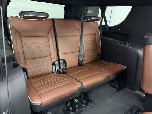 Used 2023 GMC Yukon XL Denali Ultimate w/ LPO, Floor Liner Package image 29