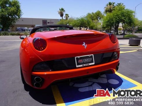 Used 2014 Ferrari California RWD image 93