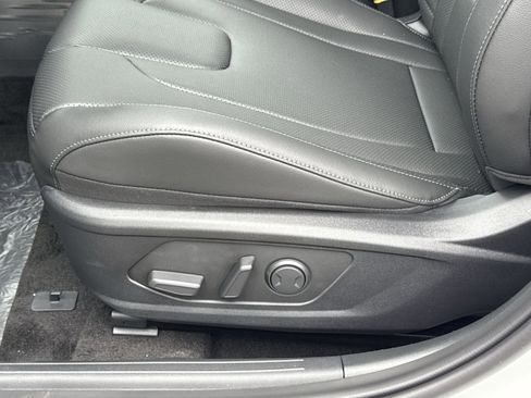 New 2026 Hyundai Elantra Limited FWD image 14