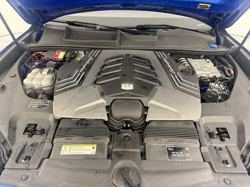 Used 2022 Lamborghini Urus AWD/4WD image 32
