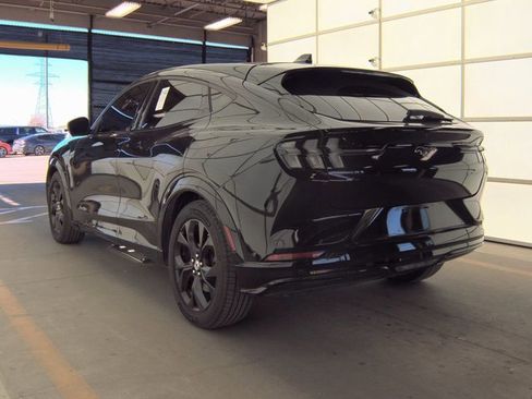 Used 2021 Ford Mustang Mach-E Premium image 4